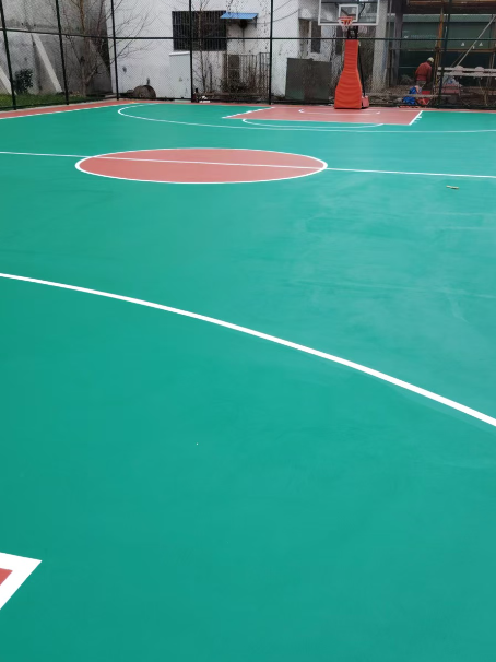 祥符 球场长期使用易出现地面开裂